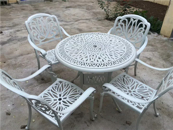 铝艺桌椅